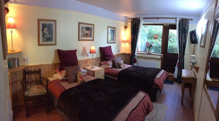 Kylemore Pass Hotel