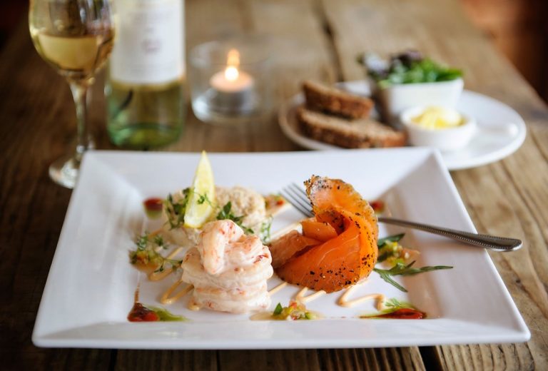 Veldons Seafarer Bar, Restaurant and Cafe